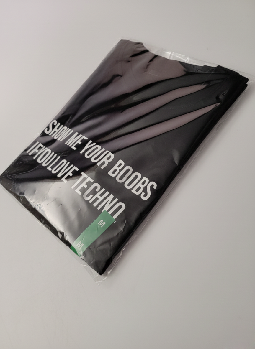 T-shrit SHOW ME YOUR BOOBS IF YOU  LOVE TECHNO 🎧🎛
